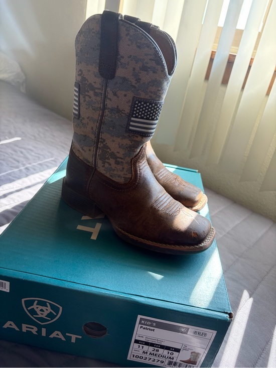 Ariat Other - Ariat Kids Brown Leather Boots with Camouflage Shaft